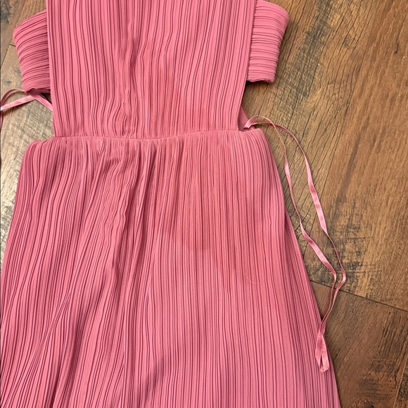 BCBGMAXAZRIA Raven Open Back Pleated Gown - Picture 5 of 6